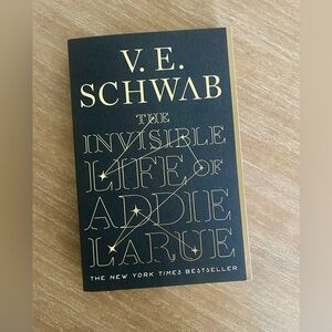 V.E. Schwab 'The Invisible Life of Addie LaRue' Book